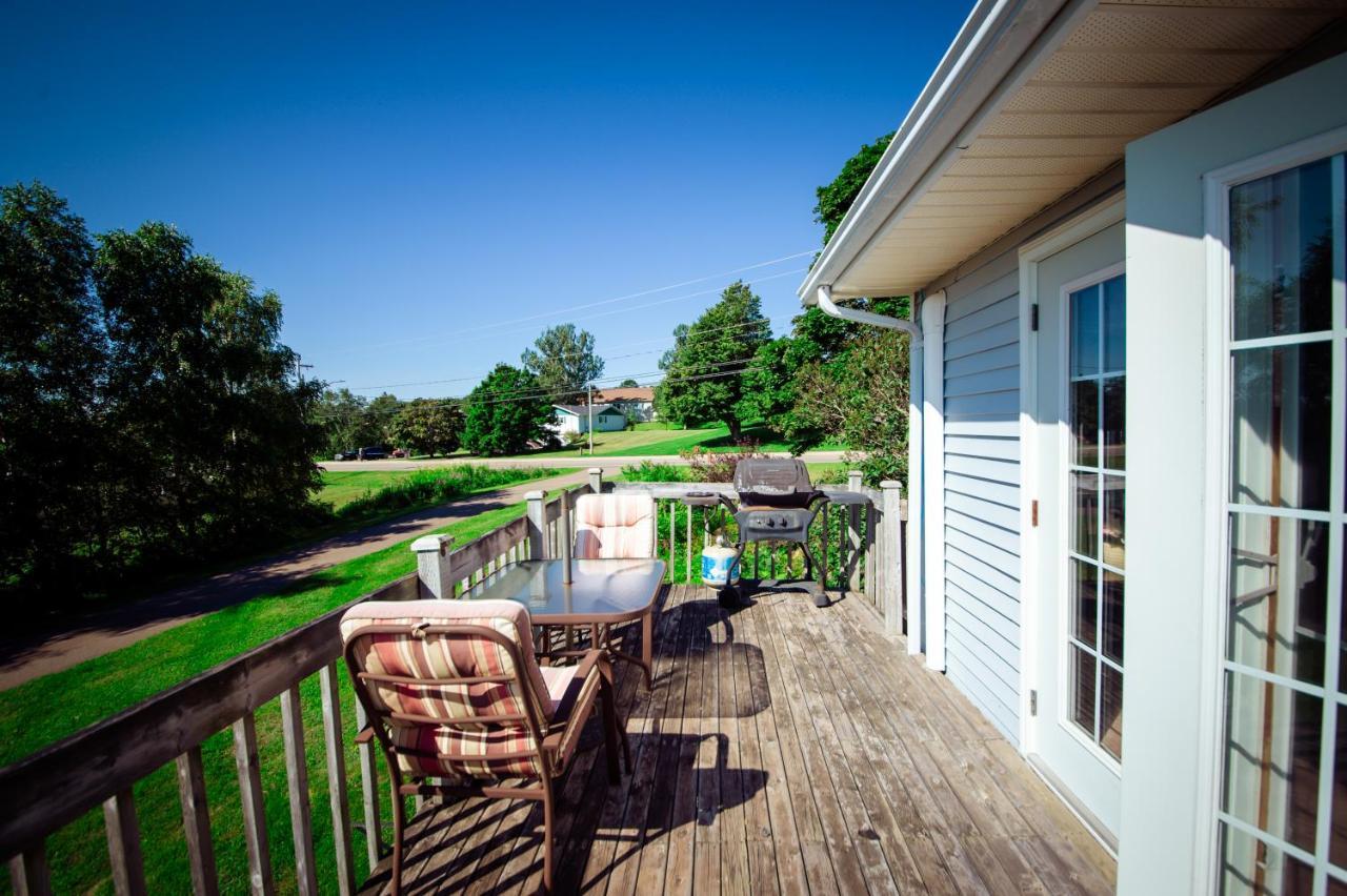 Lee'S Ocean Peek B & B Stratford Экстерьер фото